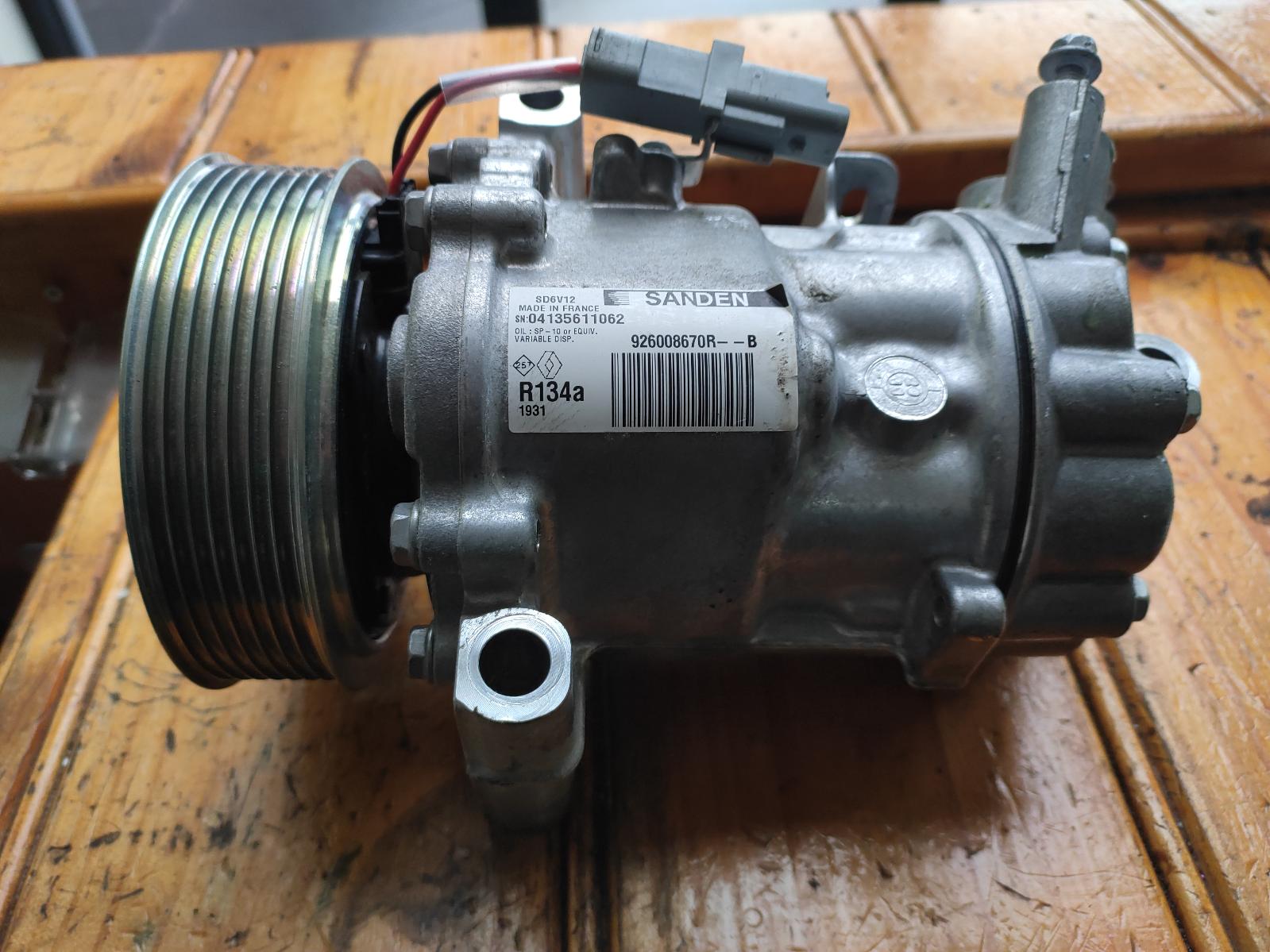 View Auto part A/C Compressor Renault Kangoo 2021