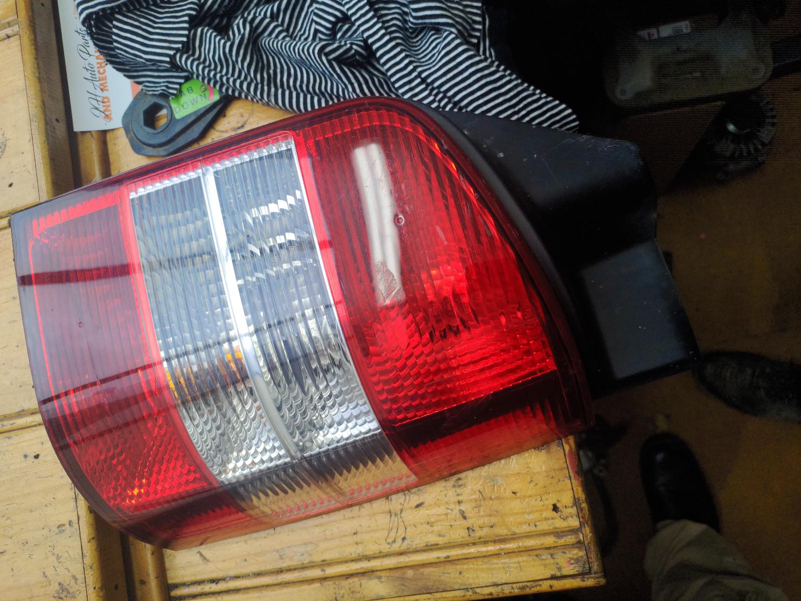 2012 Volkswagen Transporter Right Taillight View Auto part Right Taillight Volkswagen Transporter 2012