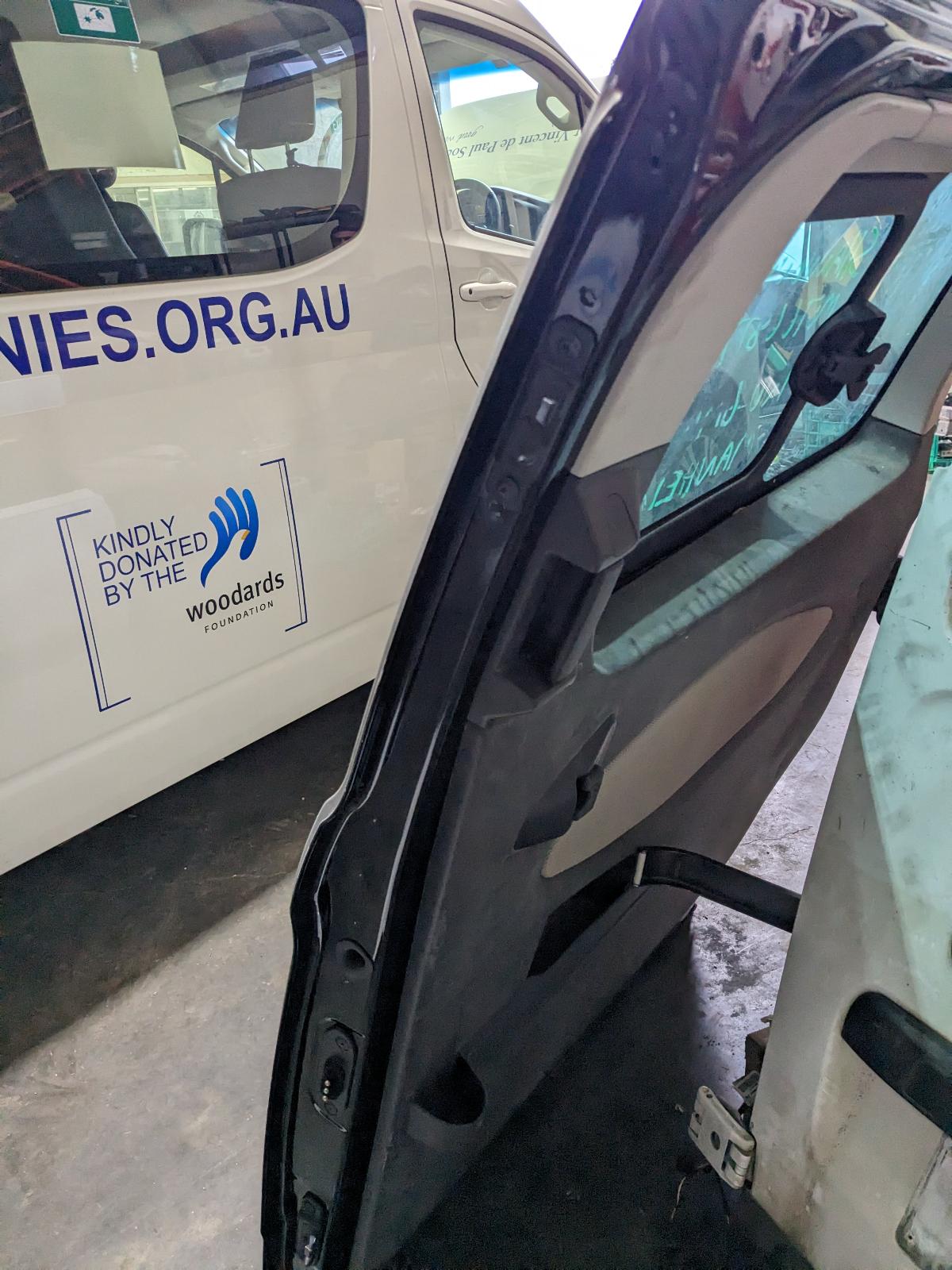 View Auto part Right Rear Door Sliding Ford Transit Custom 2015