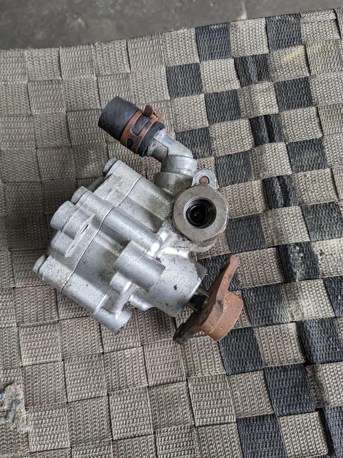 View Auto part Steering Pump Renault Trafic 2012