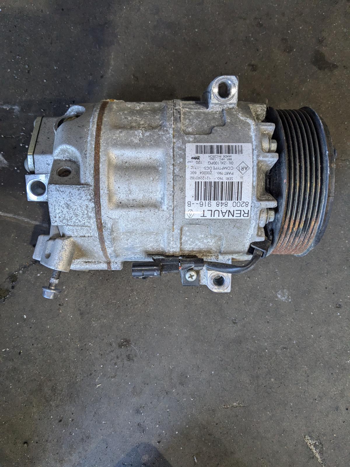 2021 Renault Trafic A/C Compressor View Auto part A/C Compressor Renault Trafic 2021